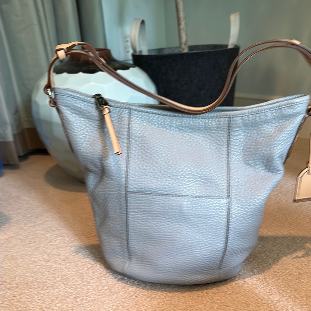 Elegant Blue Leather Shoulder Bag